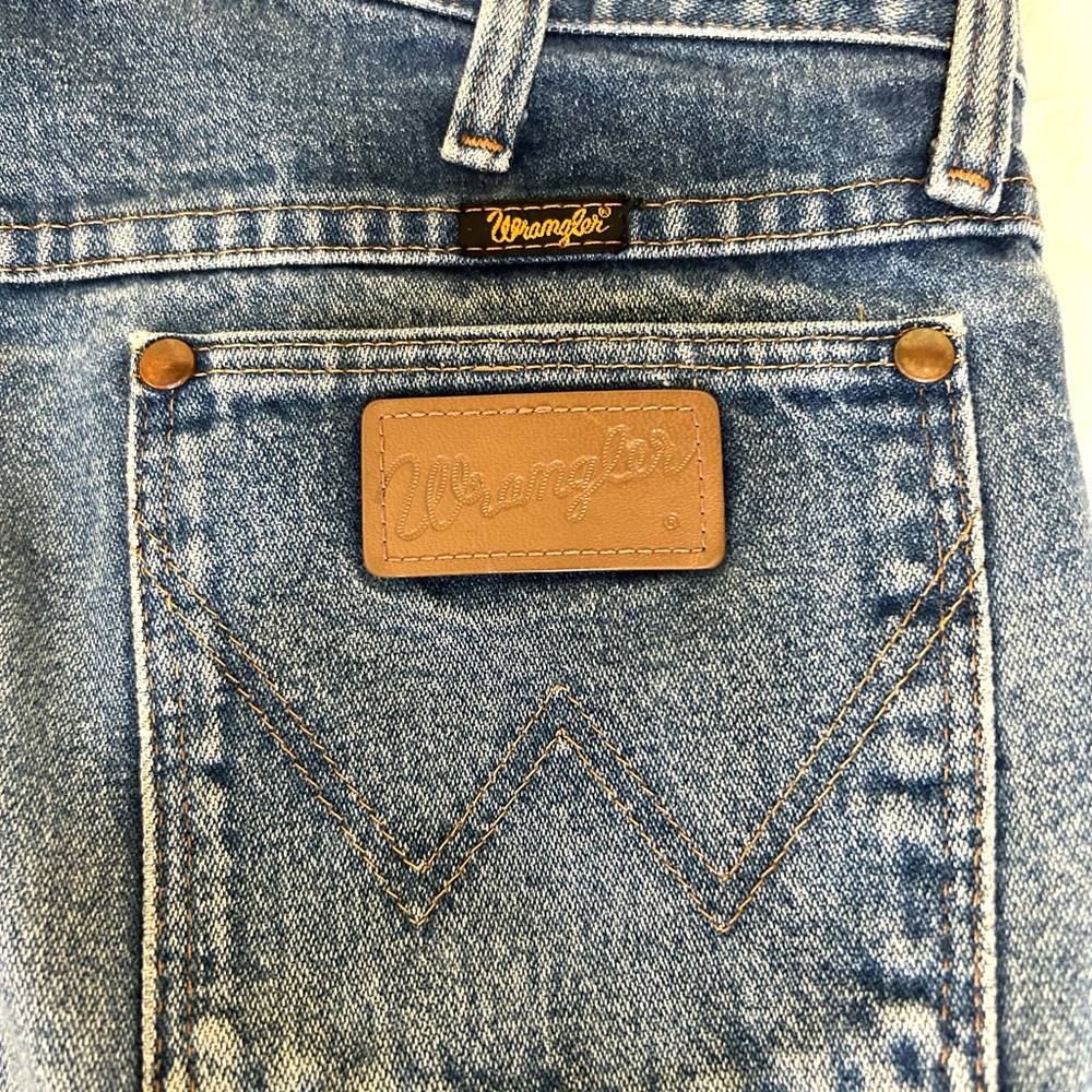 Vintage Wrangler Mid Rise Medium Wash Denim Jeans